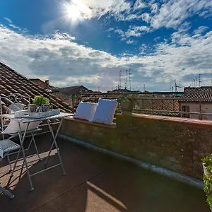 https://ferrara-duplex-terrace-apartment-x4.emilia-romagnahotels.net